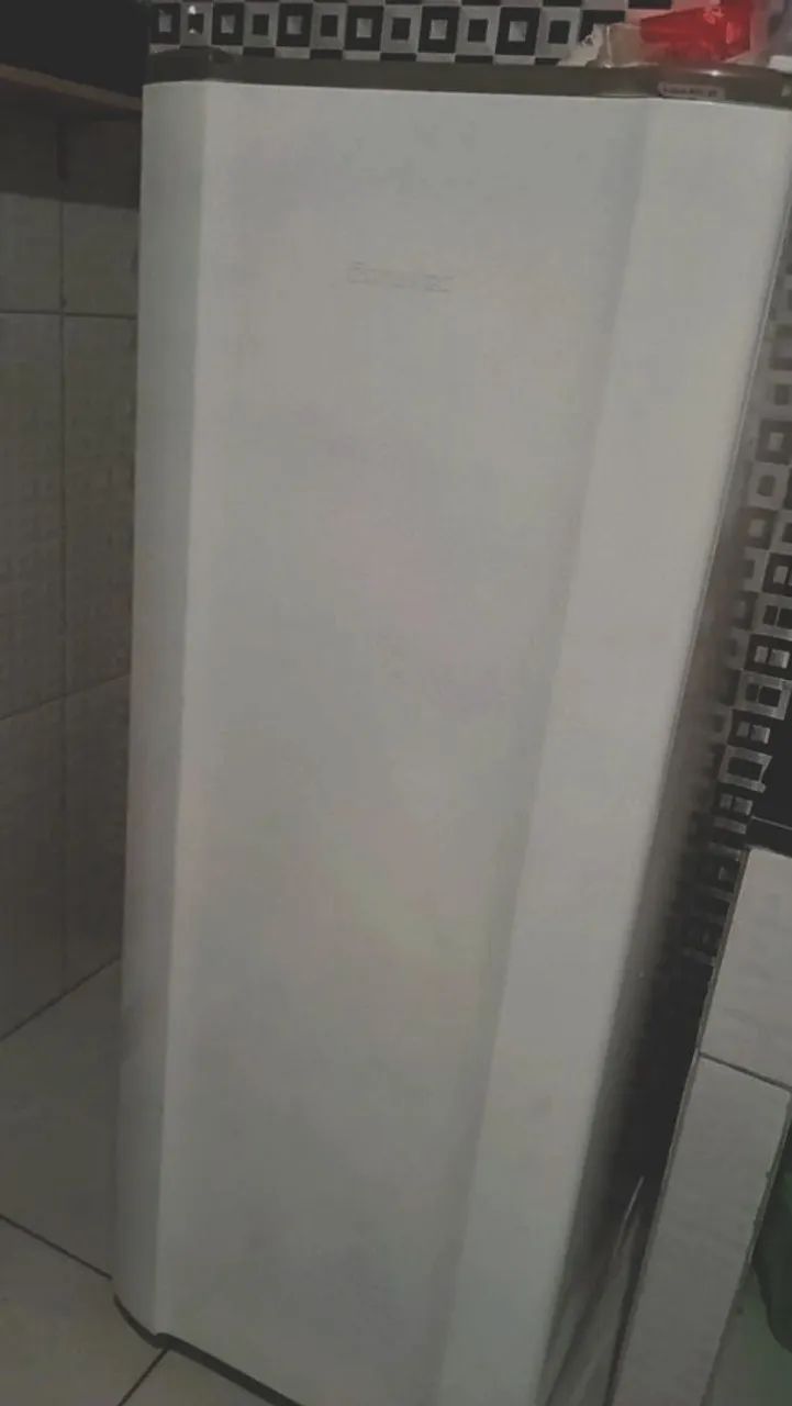 Geladeira esmaltec