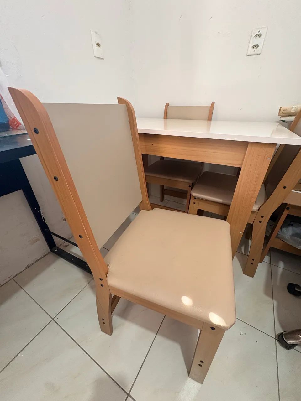 Mesa de Jantar Retangular 108cm Com 4 Cadeiras - Foto 5