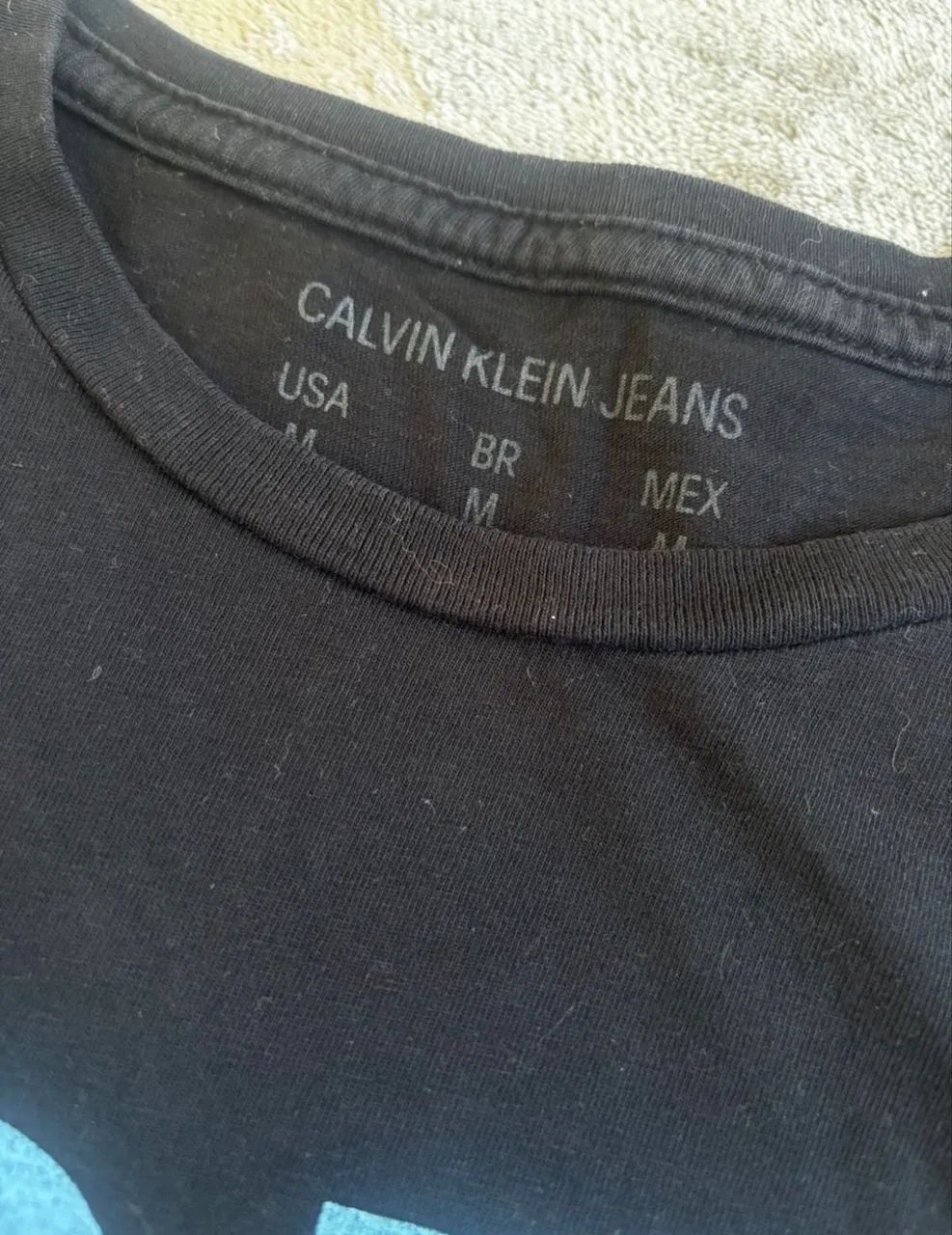 Camiseta Calvin Klein Preta  - Foto 2