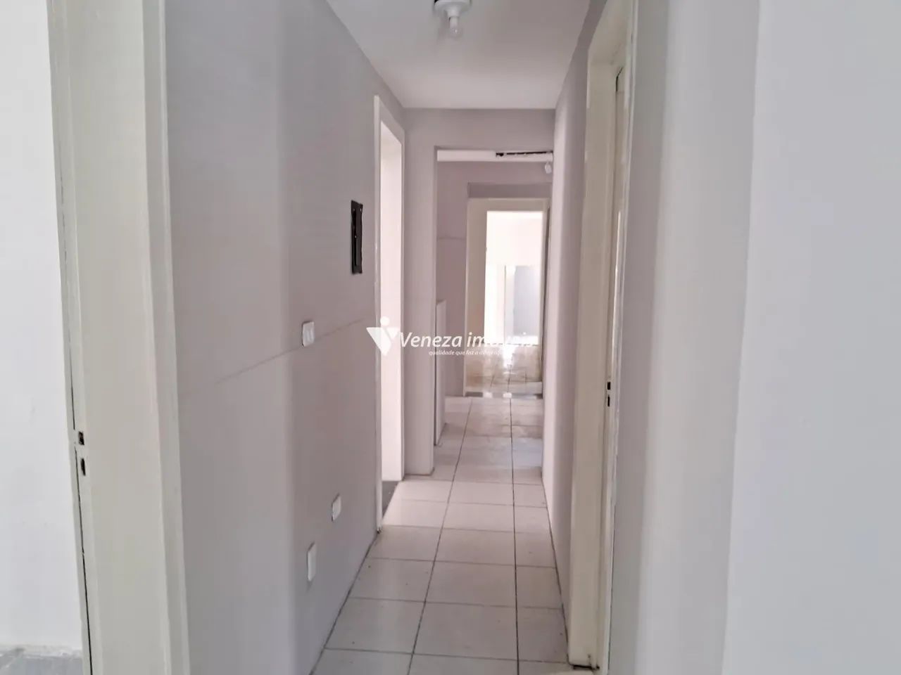 CASA COMERCIAL COM 06 SALAS E ESTACIONAMENTO NO CENTRO PARA VENDA - Foto 11
