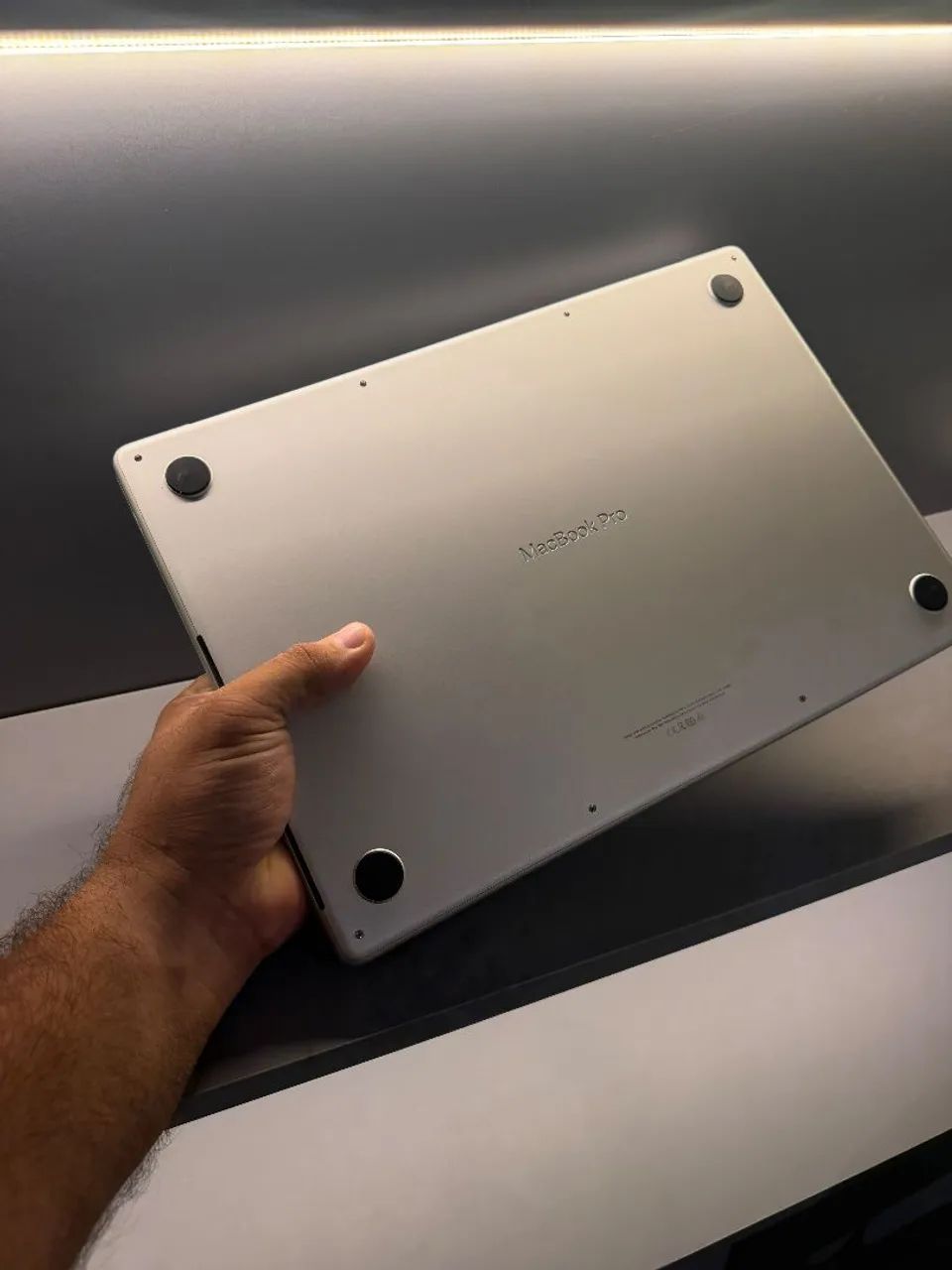 MacBook Pro M1 Pro 16" -  512GB SSD 16GB ram (Silver) Impecável - Foto 2