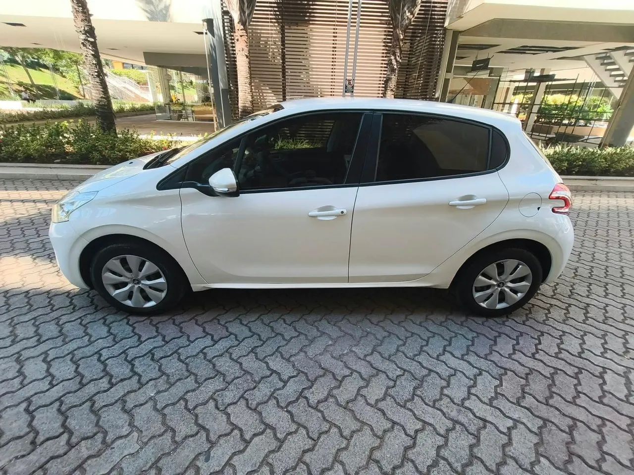 Peugeot 208 Active/active Pack 1.5 Flex 8V 5P 2015 - Foto 4