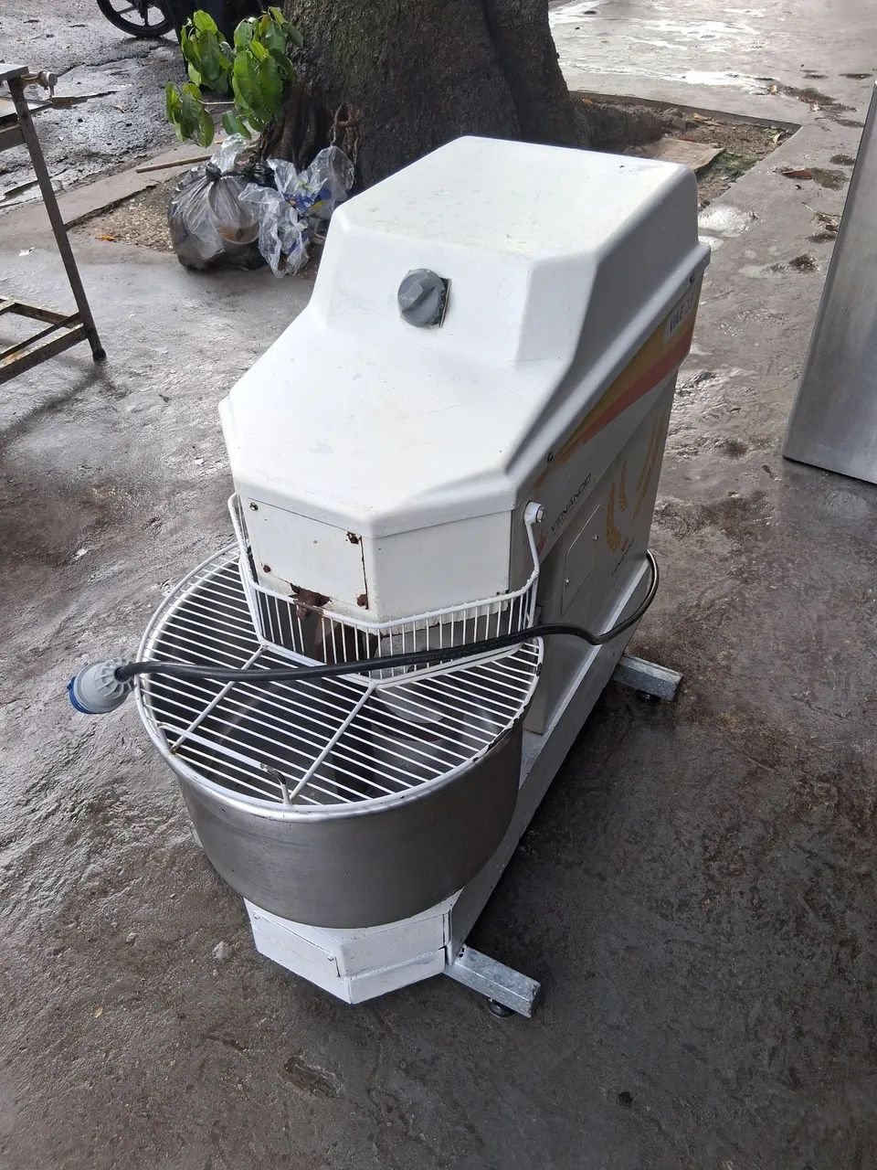 Amassadeira Venâncio VAE25 kg 220v