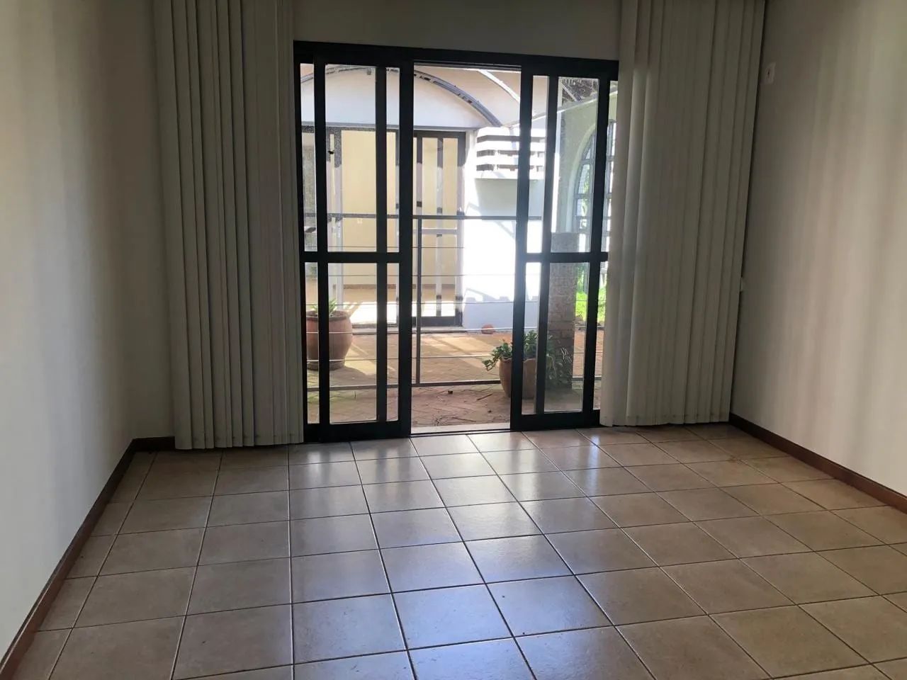 Casa Comercial para locação, Vila Ipiranga, Londrina, PR - Foto 4
