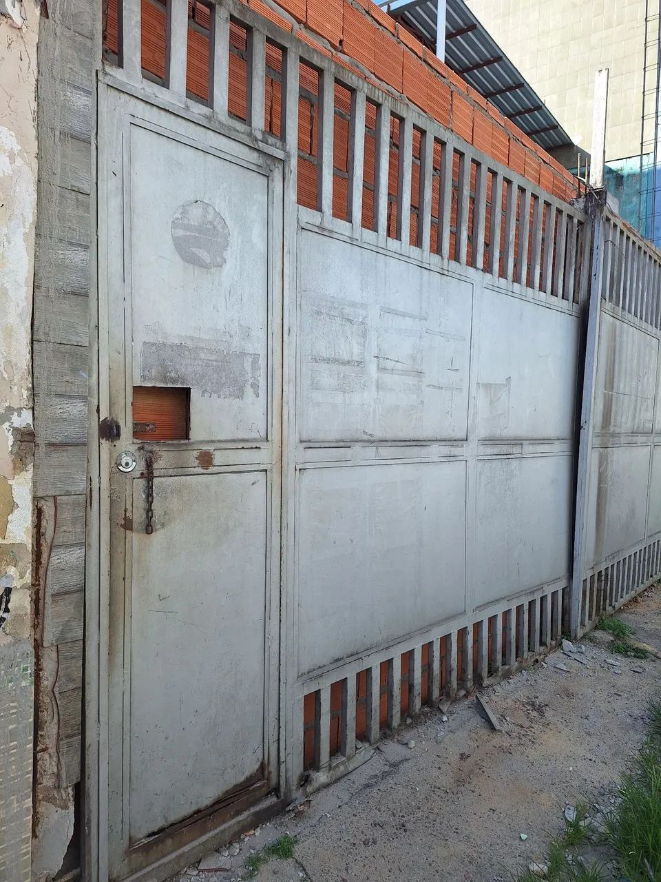 VENDO 2 PORTÕES por R$4000,00 - Foto 2
