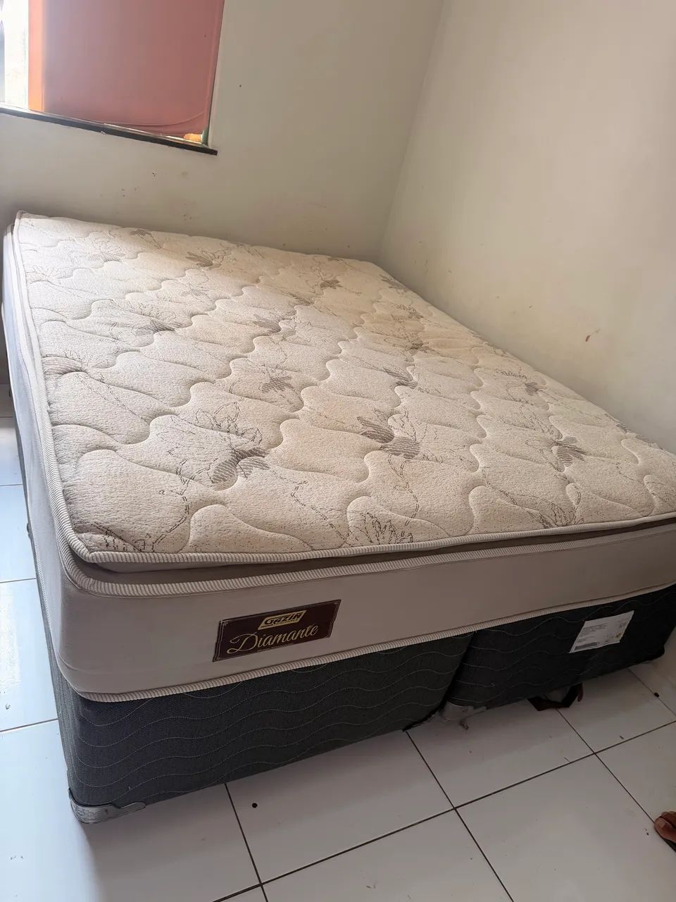 Vendo cama Queen