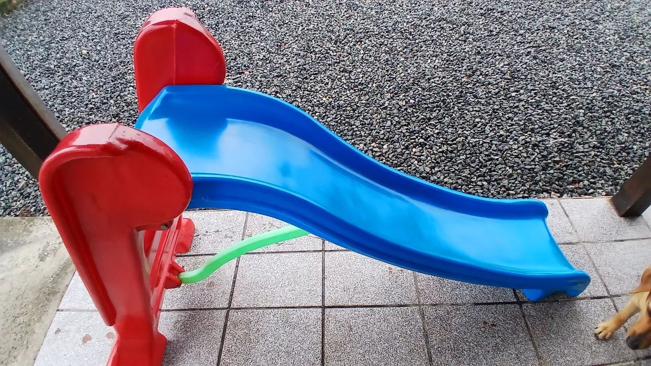 Escorregador infantil 
