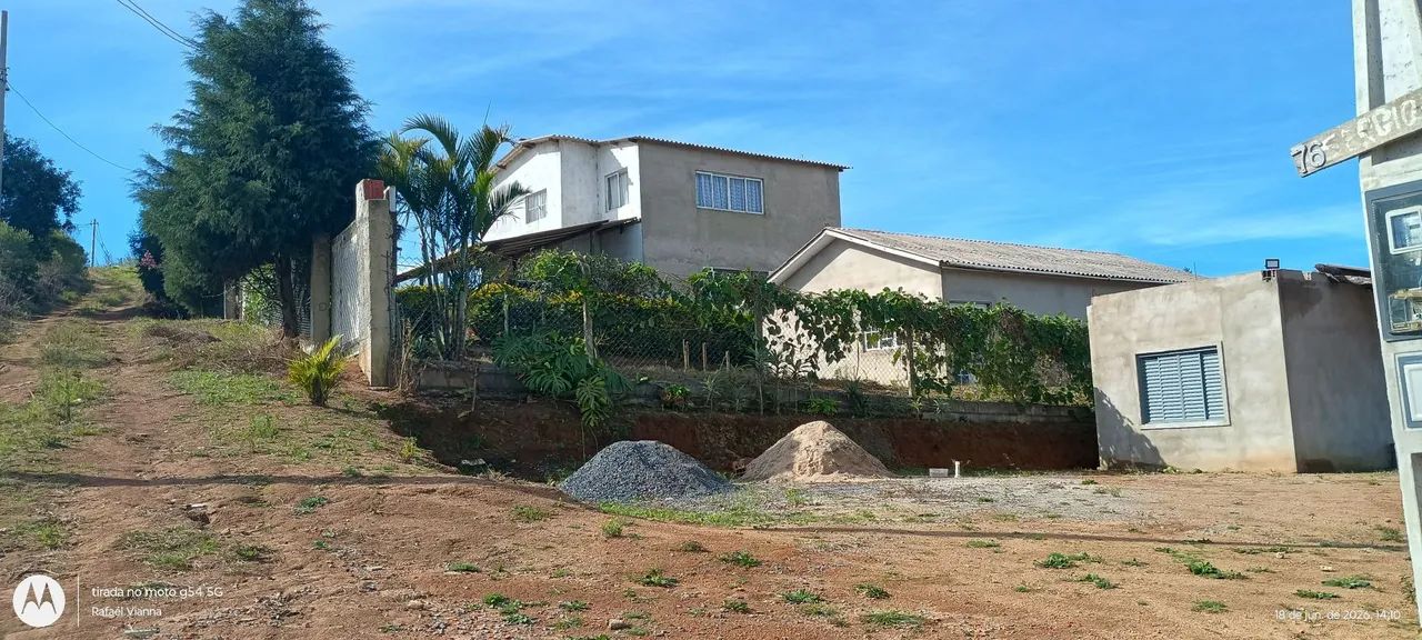Vendo três casas em chácara 