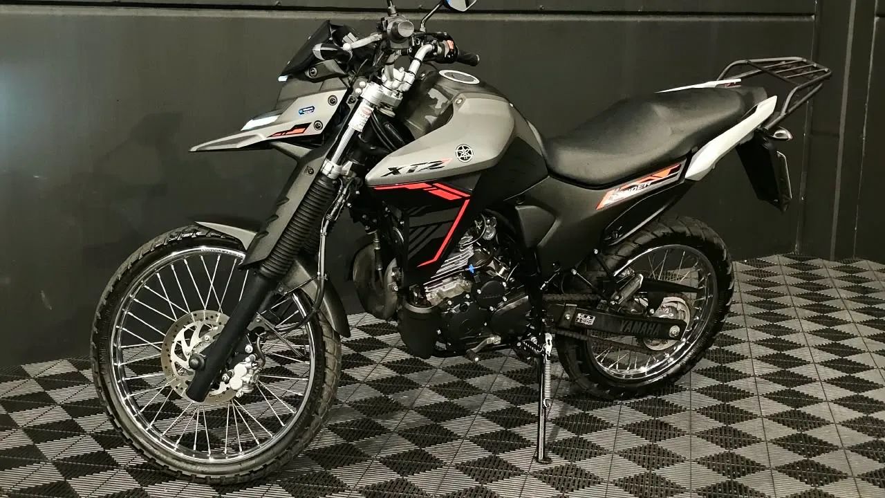 XTZ 250 Lander - 2025 - Foto 5