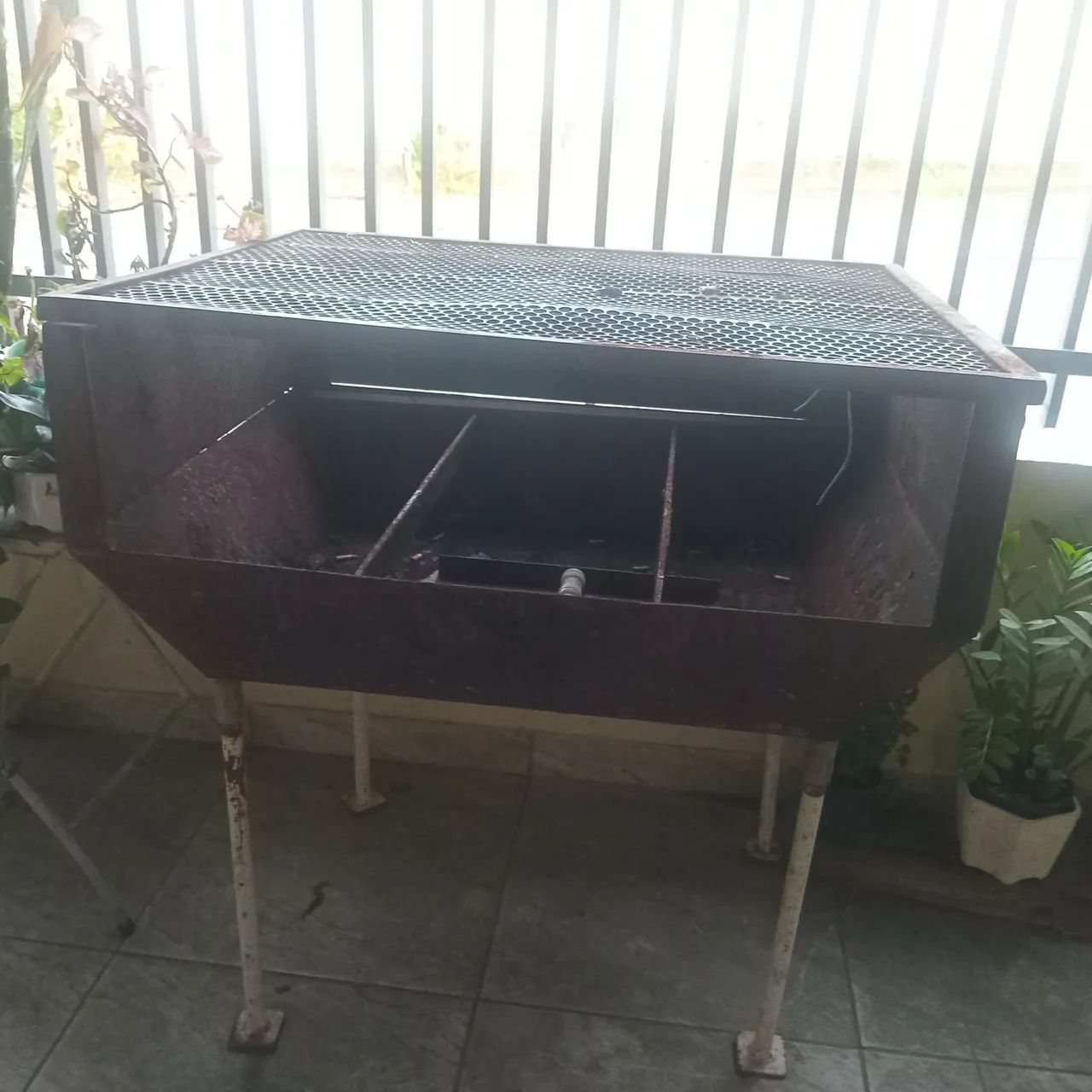 Churrasqueira para açougue e casa de assados