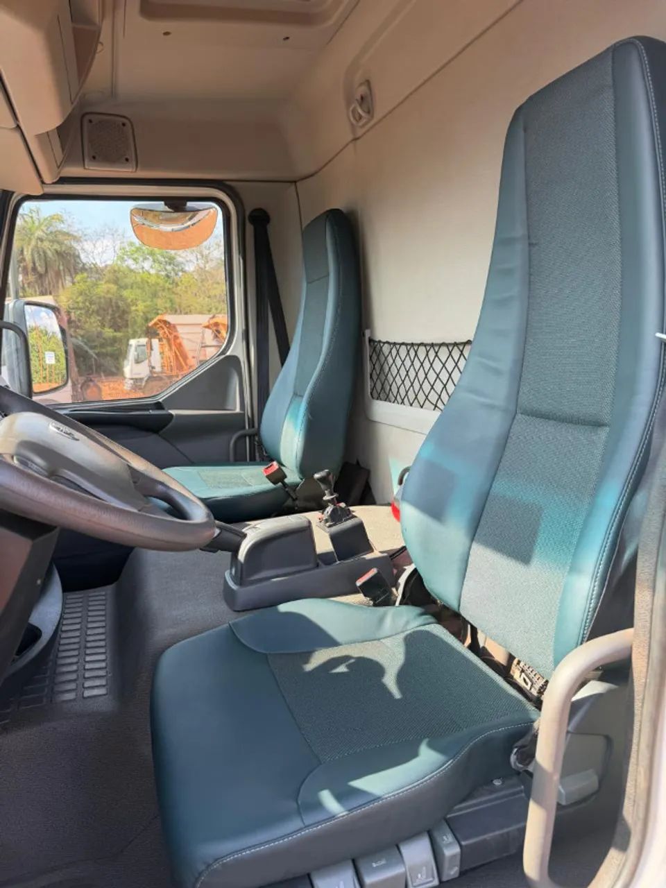 VOLVO VM 330 6X4 - Foto 2