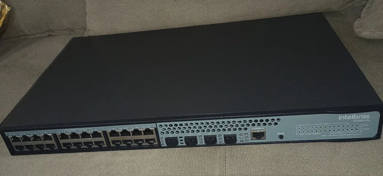 Switch Gerenciável Intelbras S2328G-PA. 