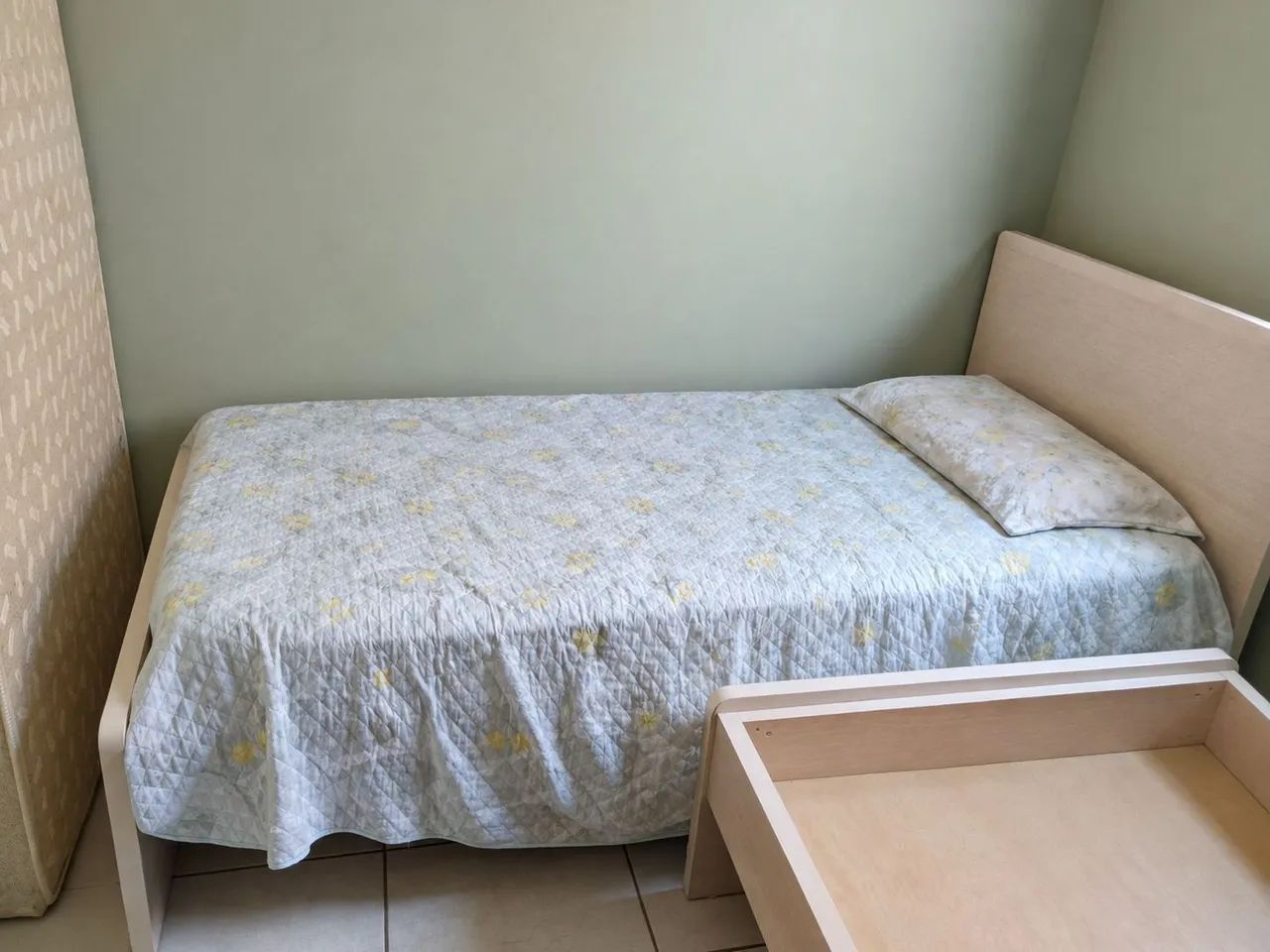 Cama resistente solteiro, e colchão de molas - Foto 3