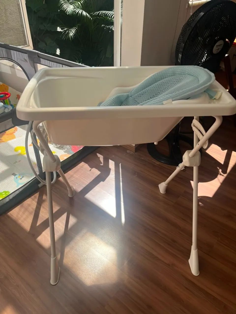 Banheira Burigotto para bebê, com suporte e redutor. - Foto 2