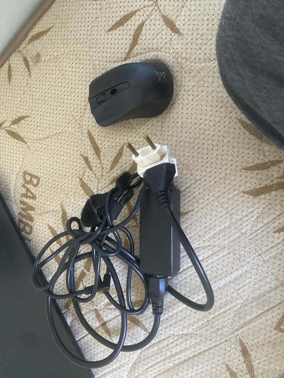 Vendo Notebook compaq com mouse sem fio - Foto 3