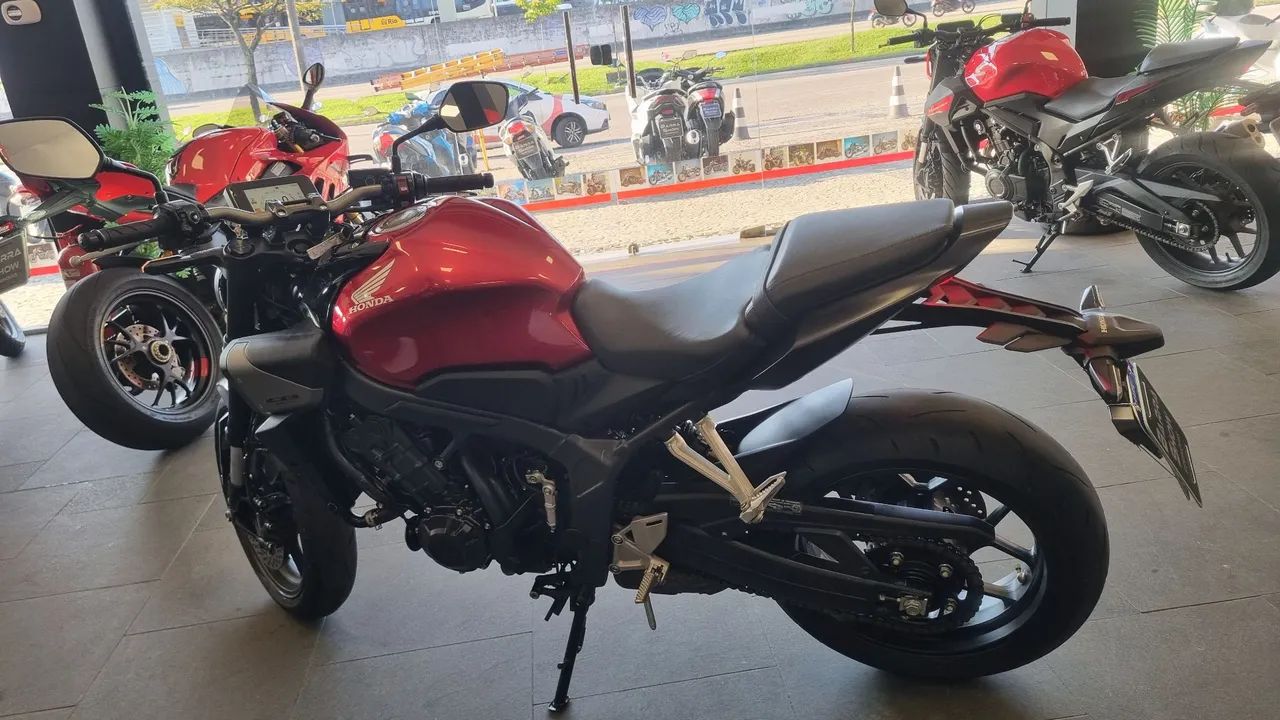 CB 650R E-CLUTCH 2026 - Foto 5
