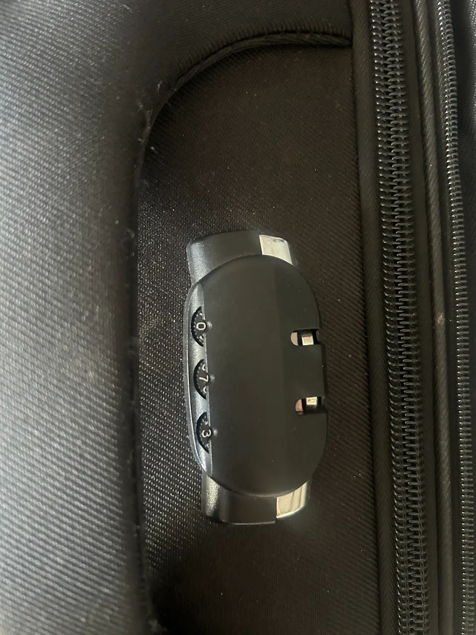 Mala de viagem grande 23kg preta - Foto 5