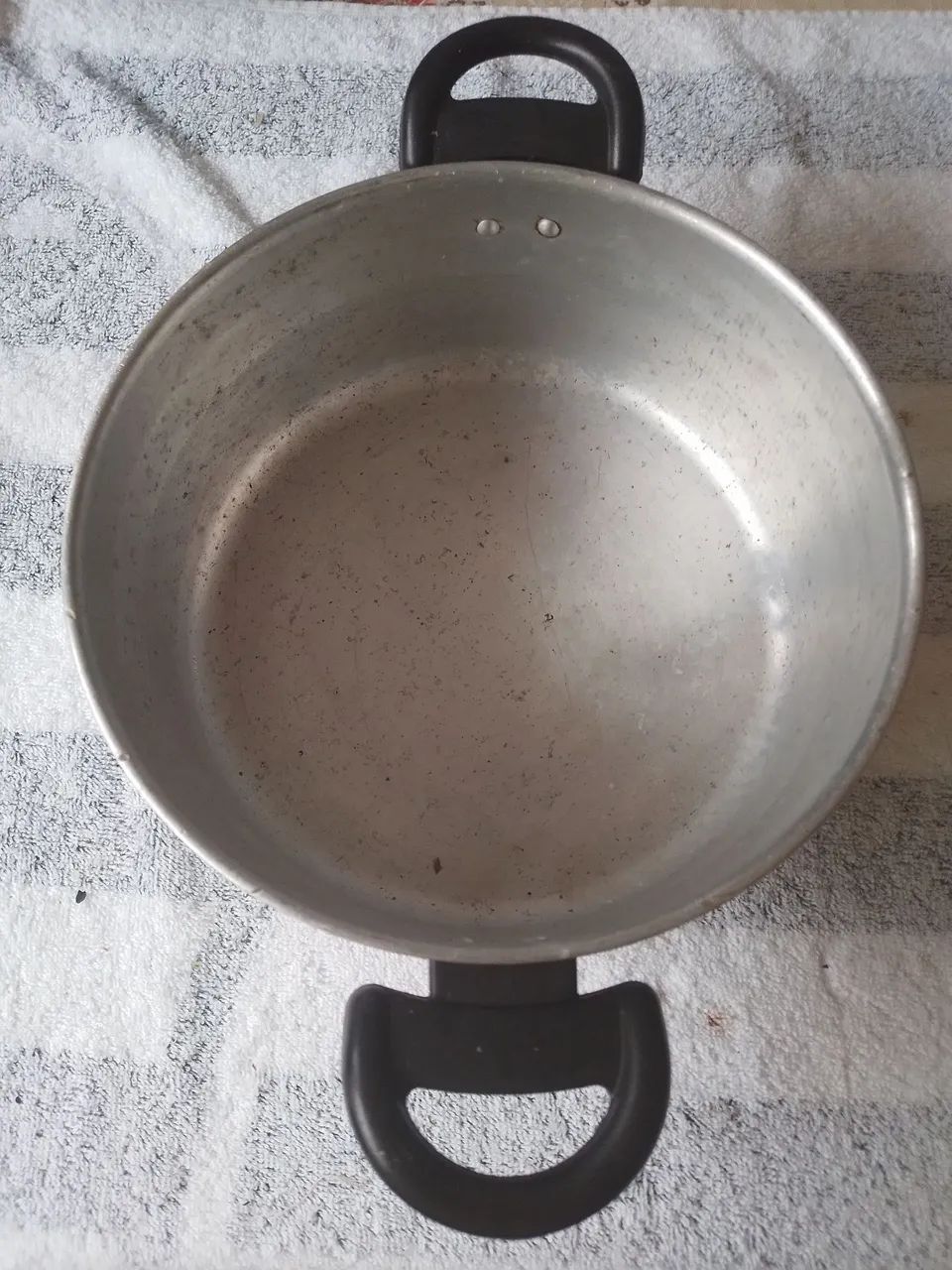 Panela de alumínio "caçarola " 3L com asa de baquelite semi-nova  - Foto 5