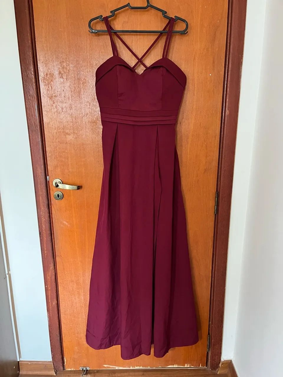 VESTIDO DE MADRINHA DE CASAMENTO - BORDÔ - Foto 3