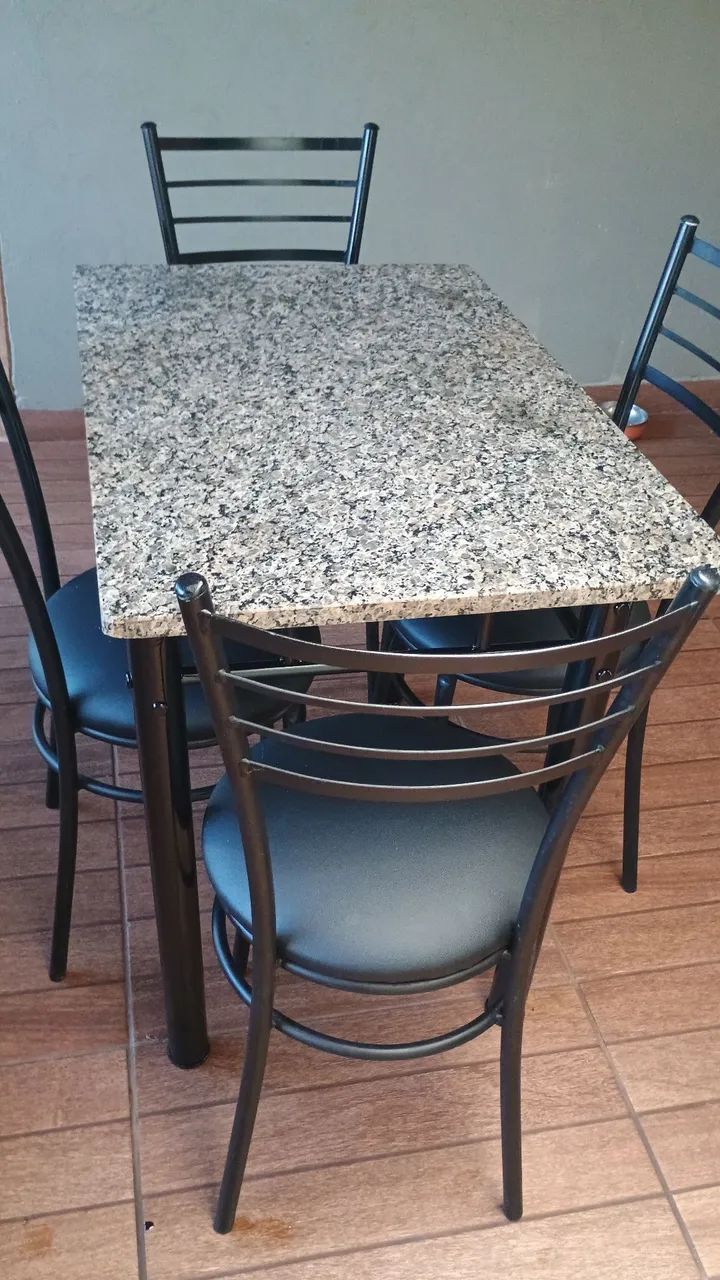 Mesa de mármore com 4 cadeiras 90- centímetros com 60 Largura  - Foto 2