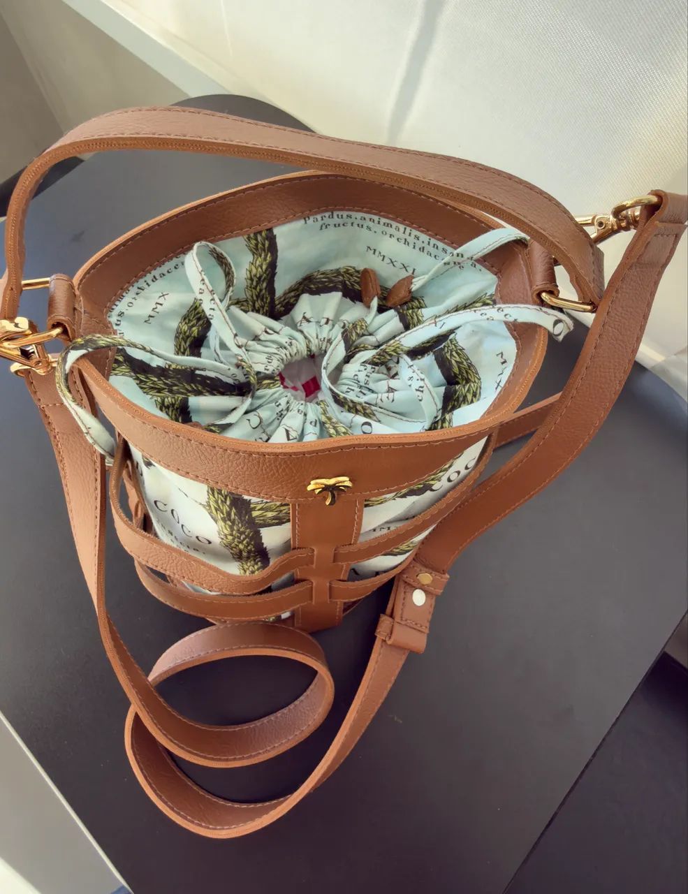bolsa é um modelo de bucket da marca Agua de coco nova - Foto 2