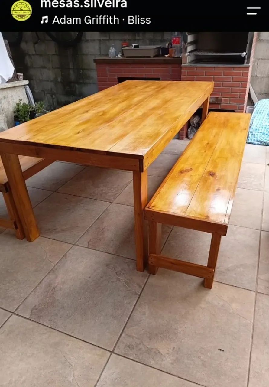 Mesa de churrasco em madeira maciça