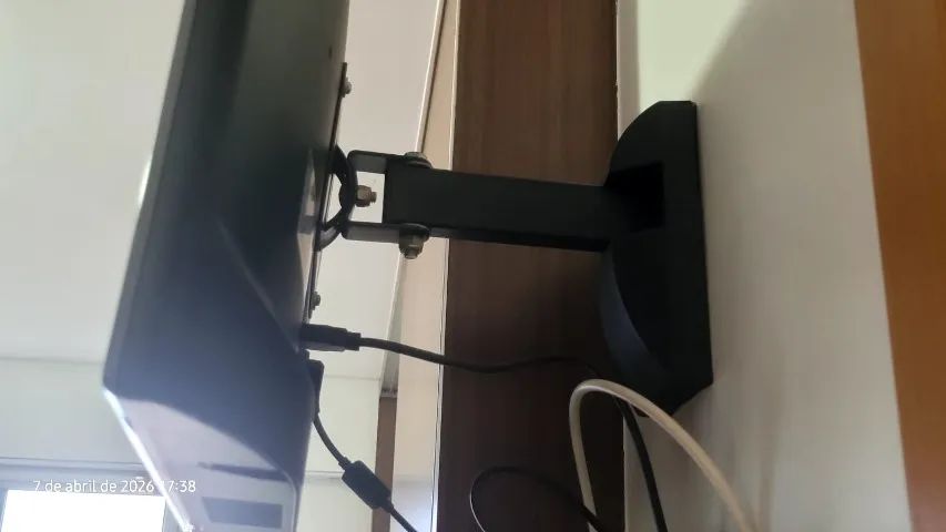 TV Sansung 25 Pol, com suporte de parede