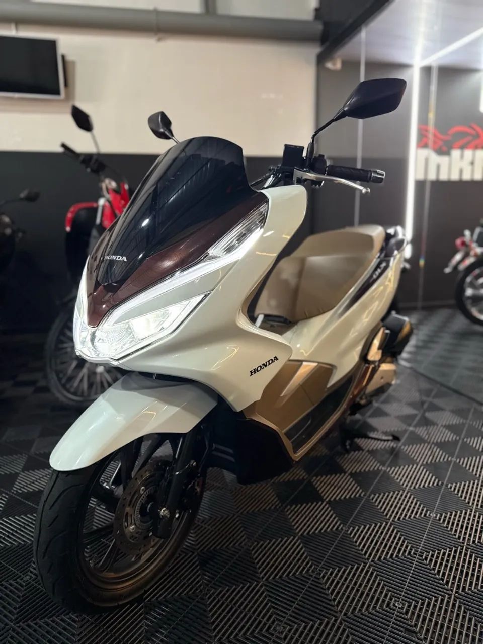 Honda PCX DLX  - Foto 3