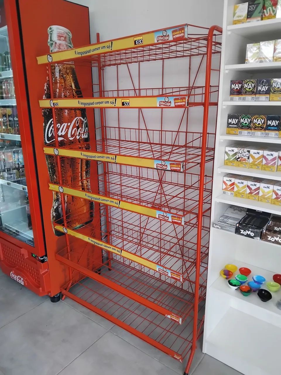 Gôndolas para salgadinhos 