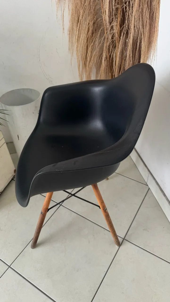 Cadeira Charles Eames Eiffel Design Wood Com Braços - Foto 2