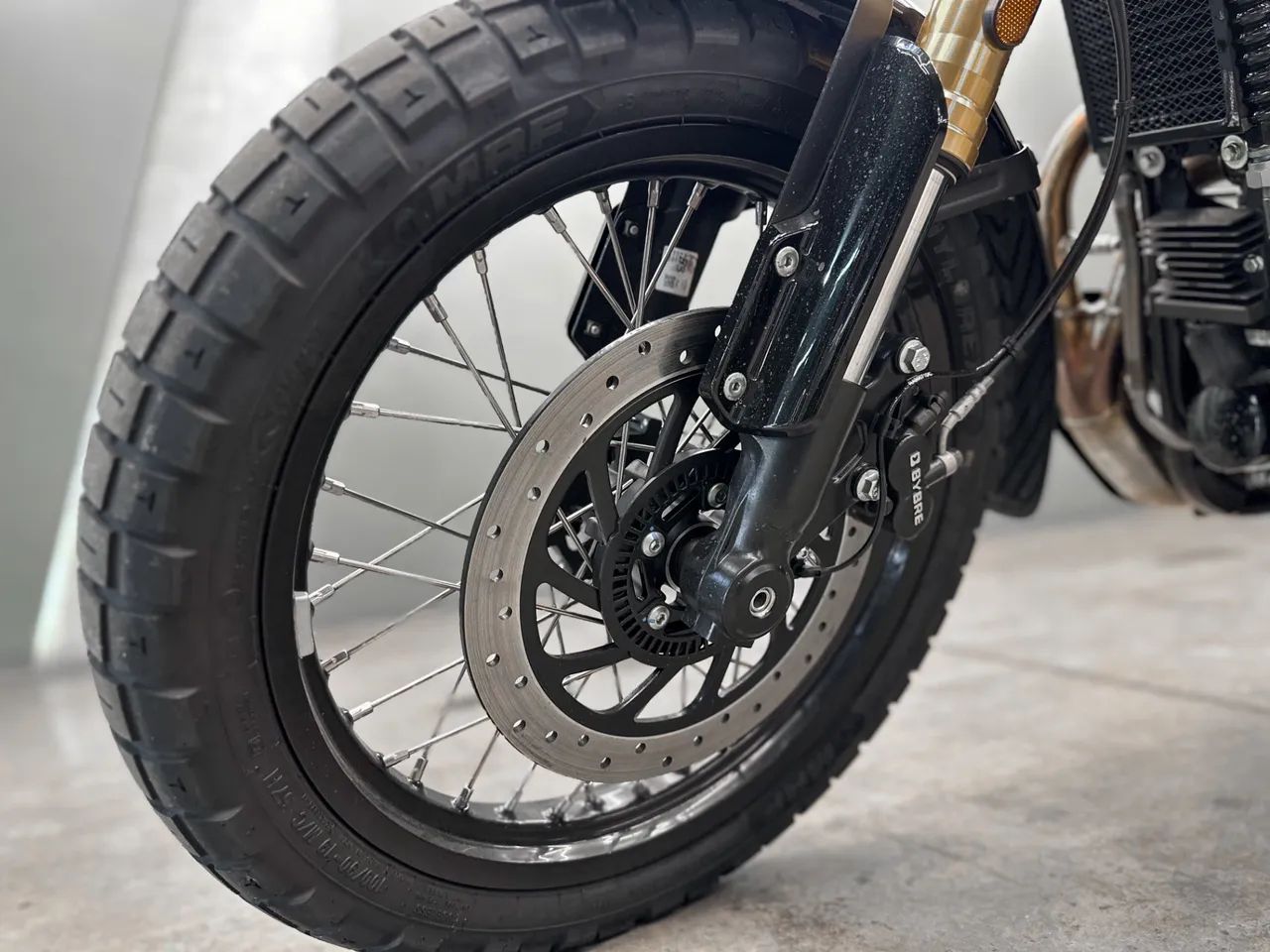 Royal Enfield Interceptor Bear 650 Custom  - Foto 3