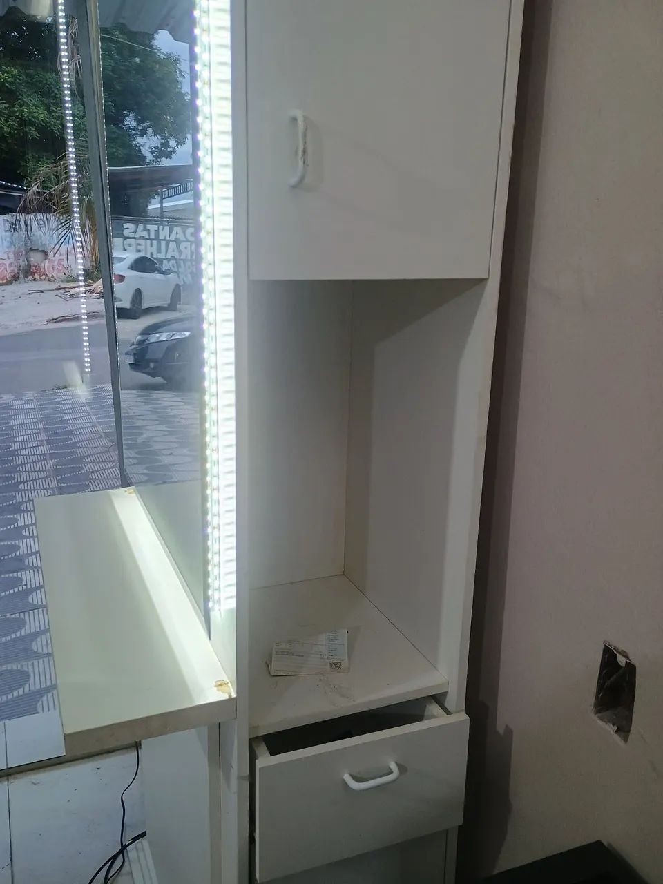 Frente de salão de beleza  com espelho e gavetas MDF resistente  - Foto 2