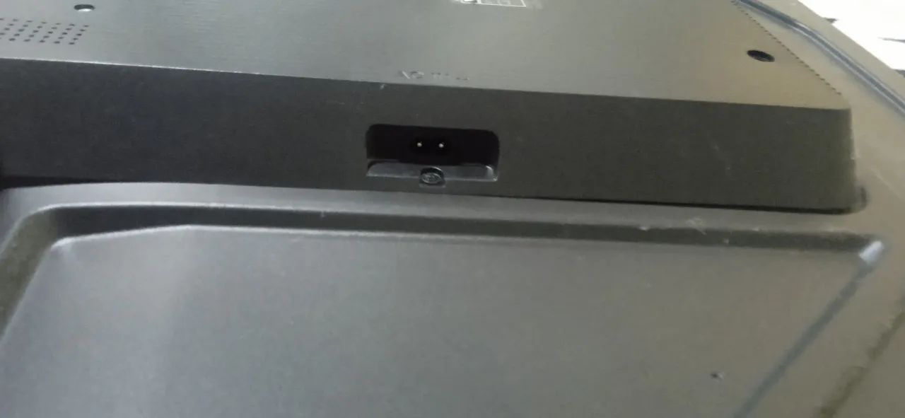 VENDO TV TCL SEMP 55 polegadas, parou de funcionar do nada, só vendo já comprei outra! - Foto 2
