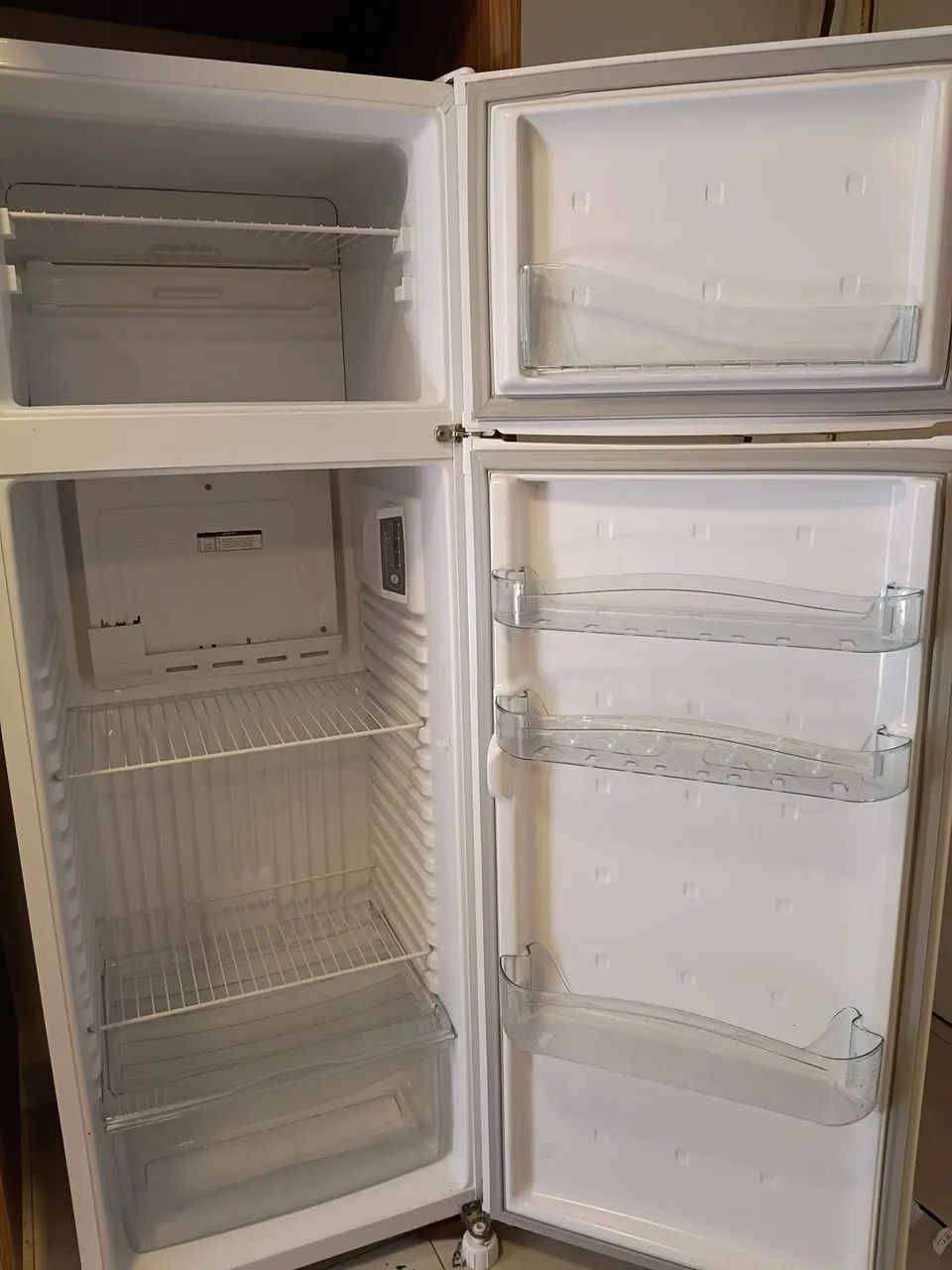 Vende geladeira semi nova  - Foto 2
