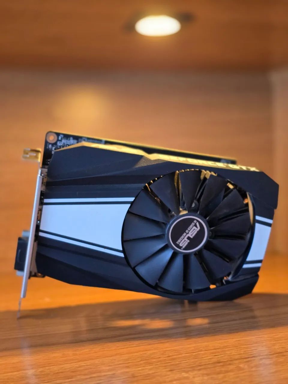 Placa de Vídeo ASUS GeForce GTX 1660 SUPER OC 6GB - Placas de