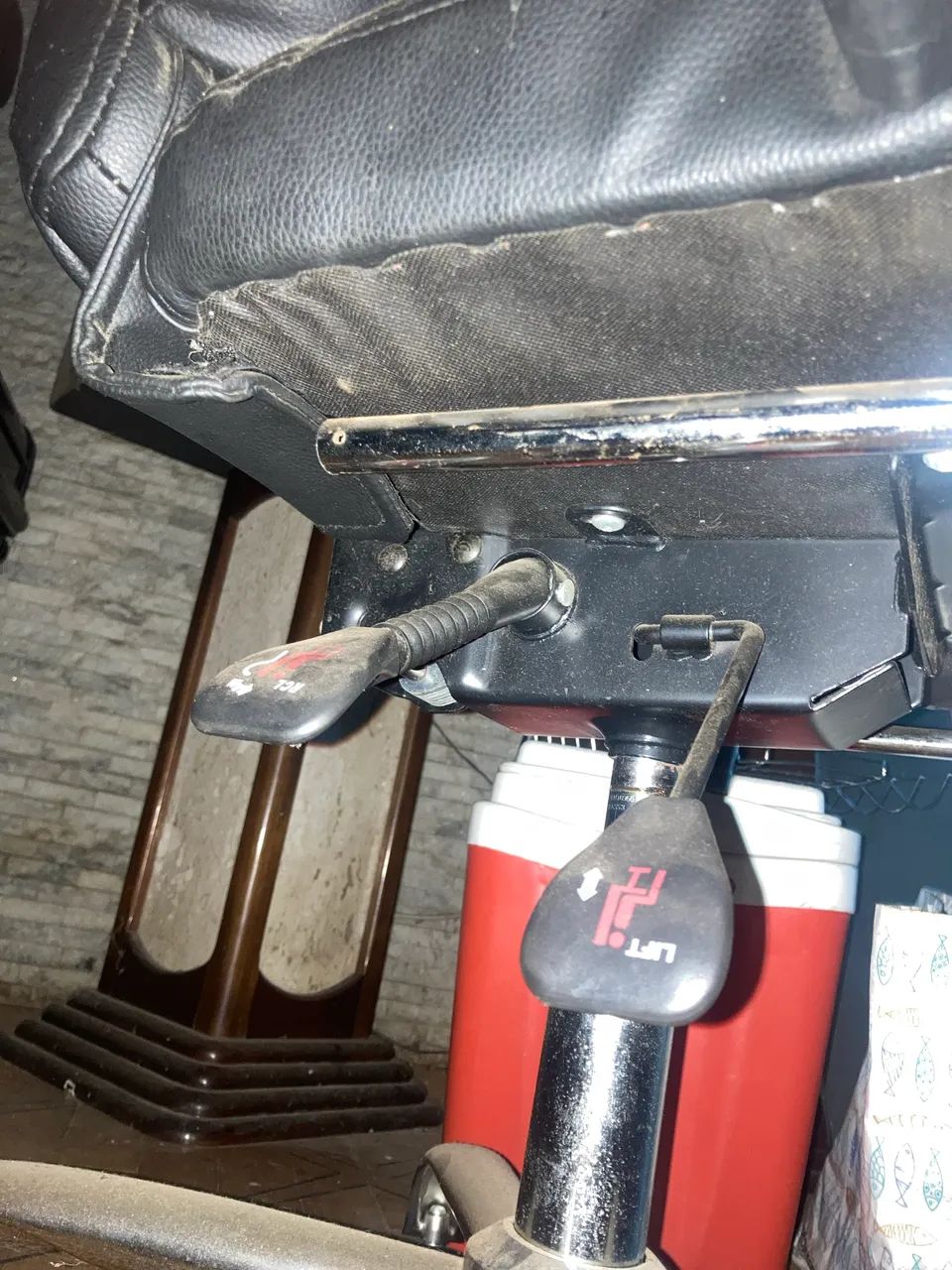 Cadeira Poltrona Presidente Massageadora USB 4 modos Couro Sintético - Foto 4