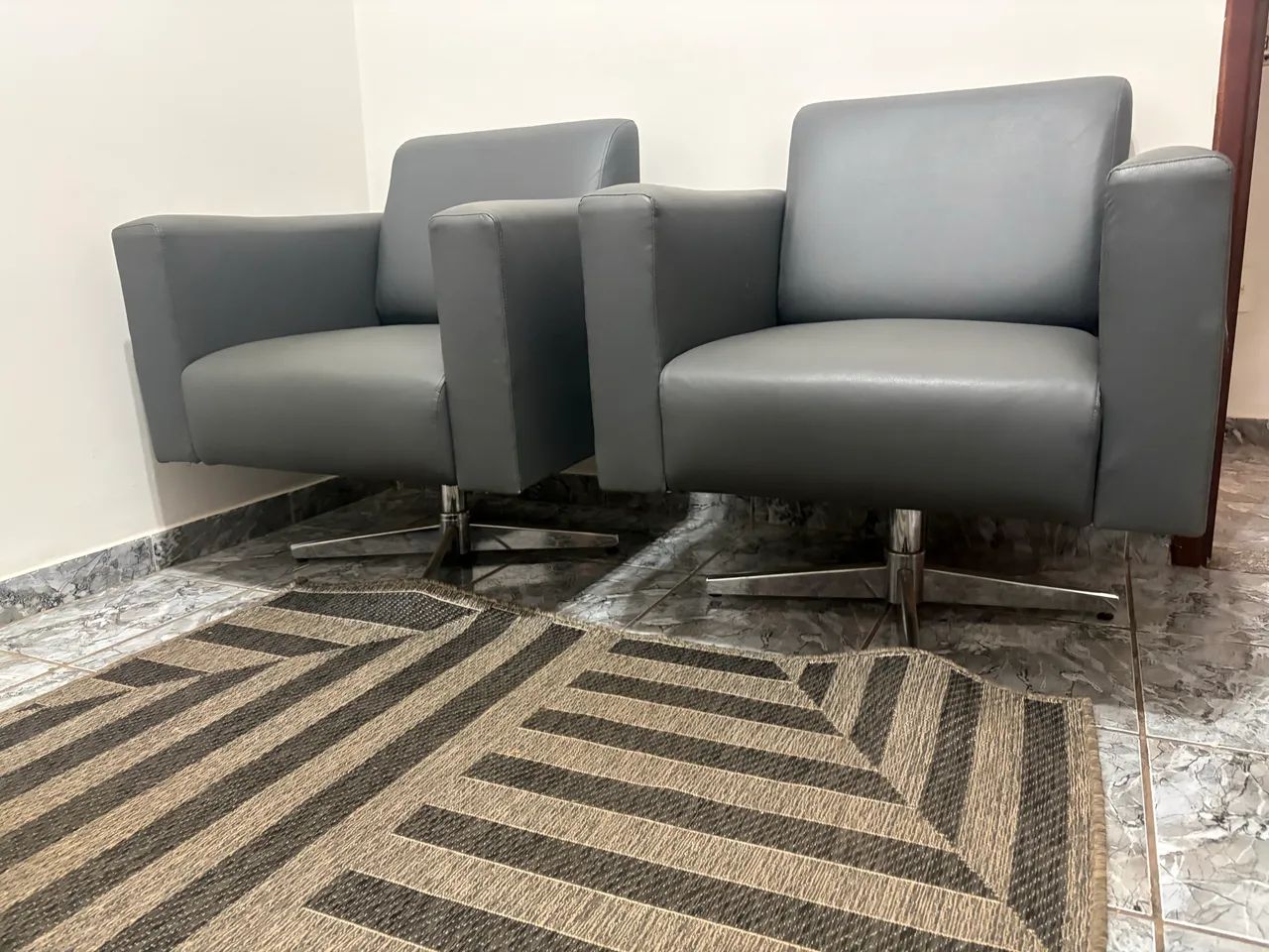 Poltronas Giratórias  - Foto 2
