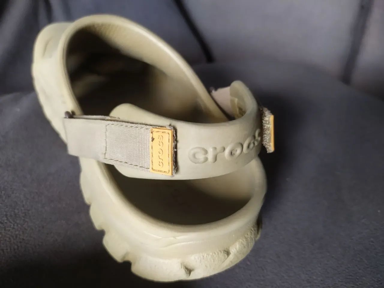 Crocs original marrom claro  - Foto 4