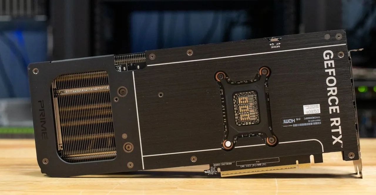 ASUS Prime RTX 5070 12GB GDDR7 - Foto 4