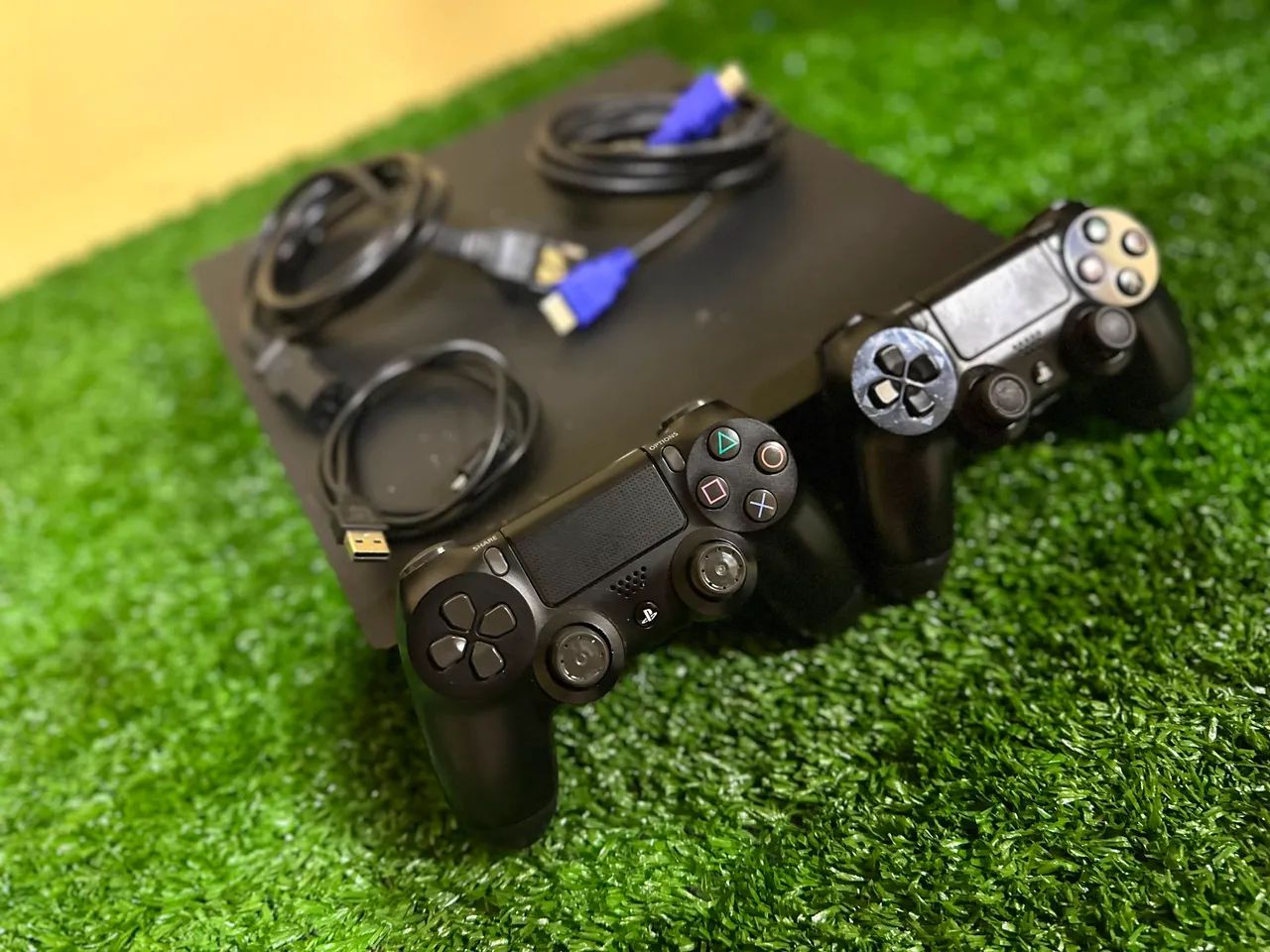 Ps4 Pro - 1TB com 2 controles  - Foto 5