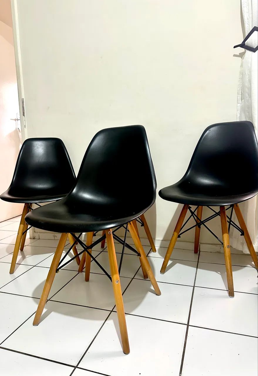 4 Cadeiras Eiffel Preta para Mesa de Jantar