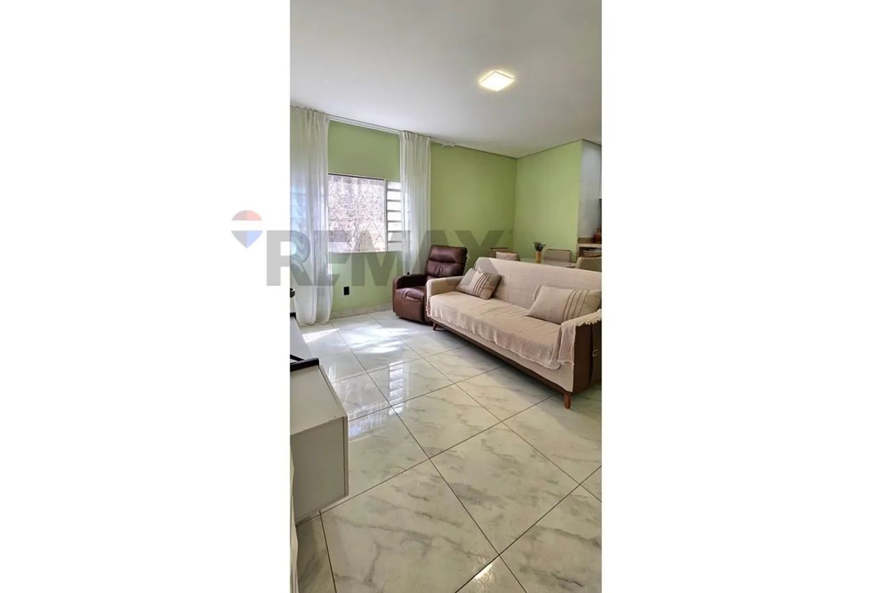 Casa c/ 2 Quartos, suíte e área verde em Vicente Pires