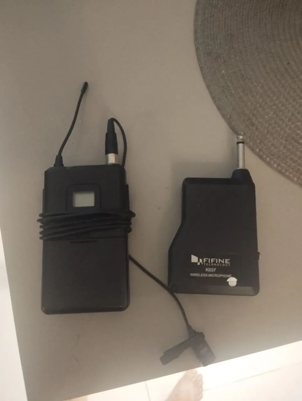 Fifine K037b Com Microfone De Lapela E Fones De Ouvido Cor Preto