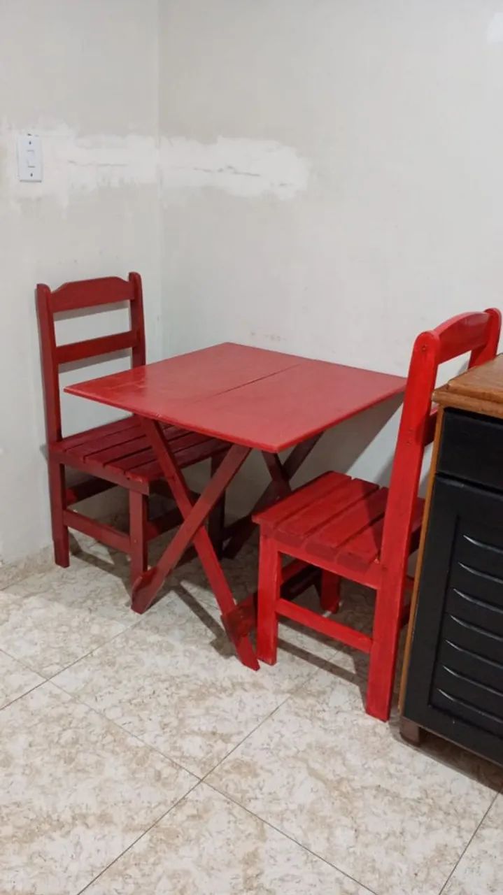 Mesa com 3 cadeiras de madeira  - Foto 3