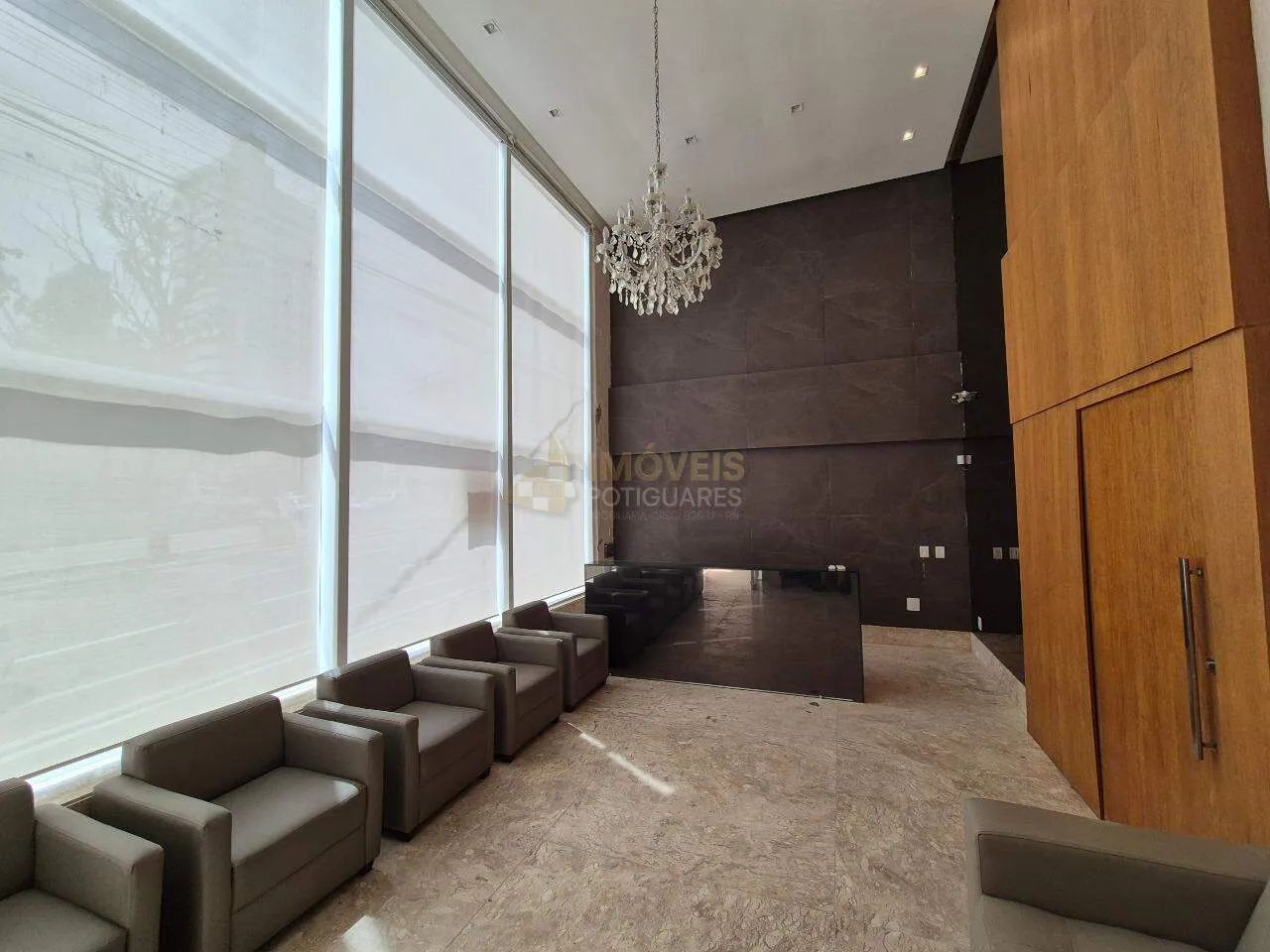 Prédio Comercial à Venda com 11 Salas, na Ribeira, em Natal/RN