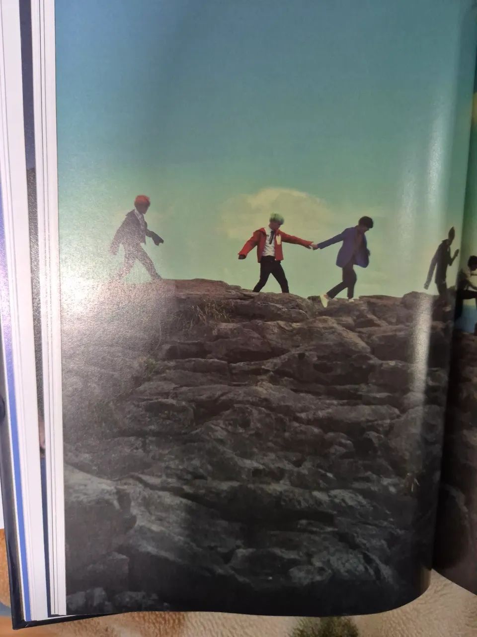 Livro BEYOND THE STORY uma história dos 10 anos de BTS - Livros e