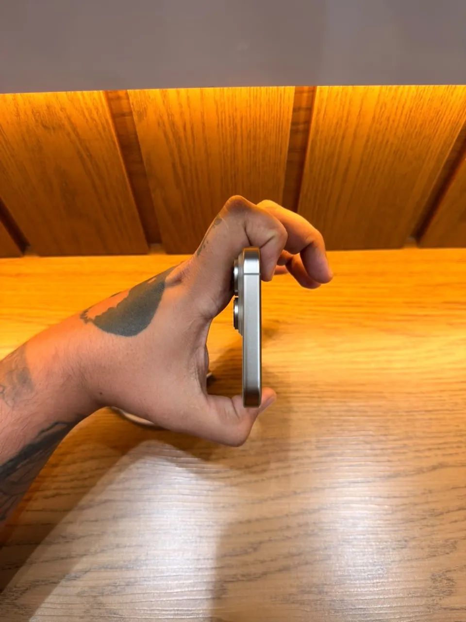 iPhone 16 Pro Max - Estado Impecável! - Foto 2