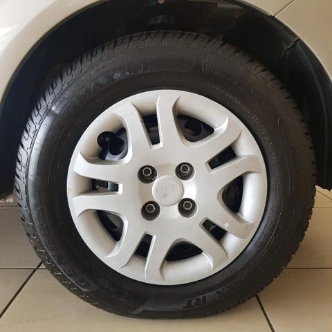 Ford Fiesta Sedan 1.6 12/13 - Troco e Financio! - Foto 15