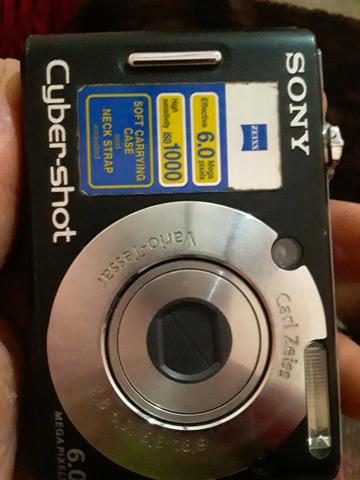 Câmera sony Cyber-shot pouco usada