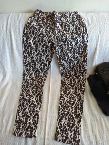 Calças tamanho 40 e 42 20 reais cada calça e 10 as bermudas - Foto 3